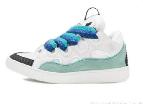 Sneaker Curb