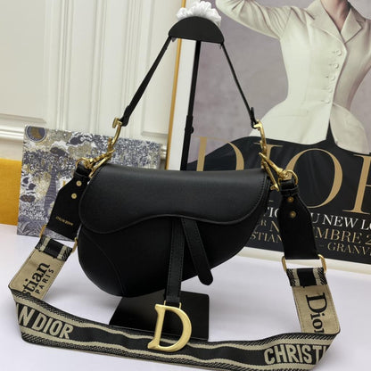 Sac Divina Sattel en Cuir de Veau Grainé avec Sangle Ajustable