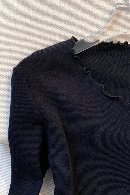 Pullover mit Strass-Schleife und gewelltem Saum