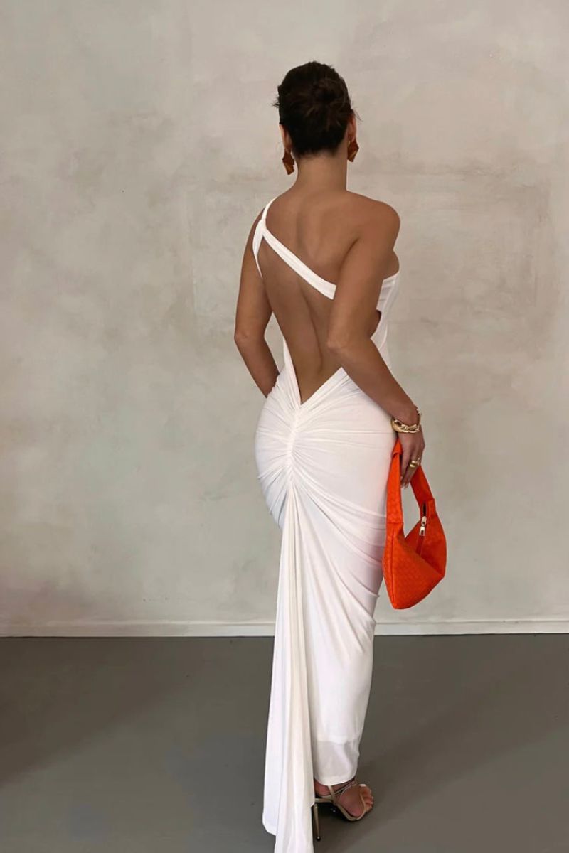 Robe Chloena avec Détails Élégants au Dos