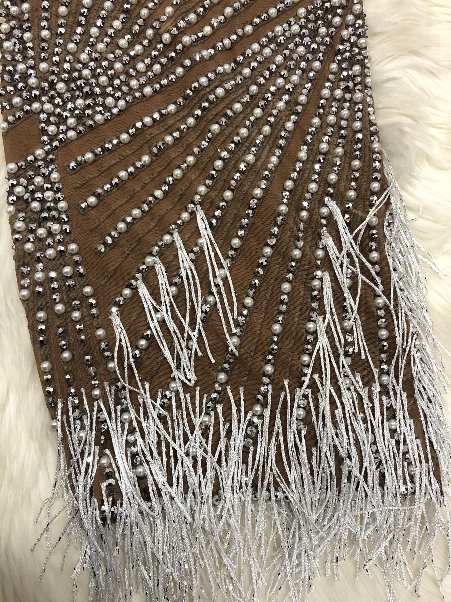 Robe Chanela Diamanté avec Design Éblouissant