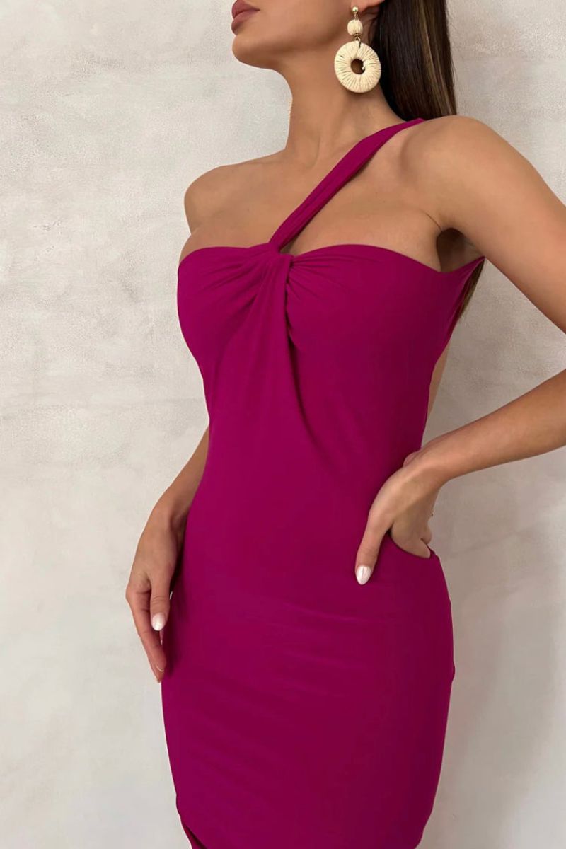 Robe Chloena avec Détails Élégants au Dos