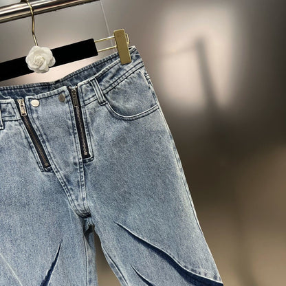 Schlagjeans mit Abnähern und Doppelreißverschluss