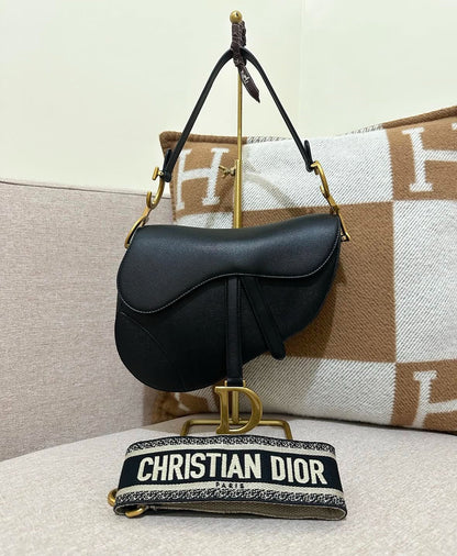 Sac Divina Sattel en Cuir de Veau Grainé avec Sangle Ajustable