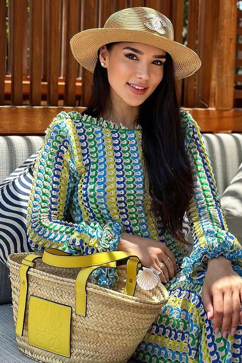 Maxikleid Gestrickt Rückenfrei avec Épaules Évasées en Tricot