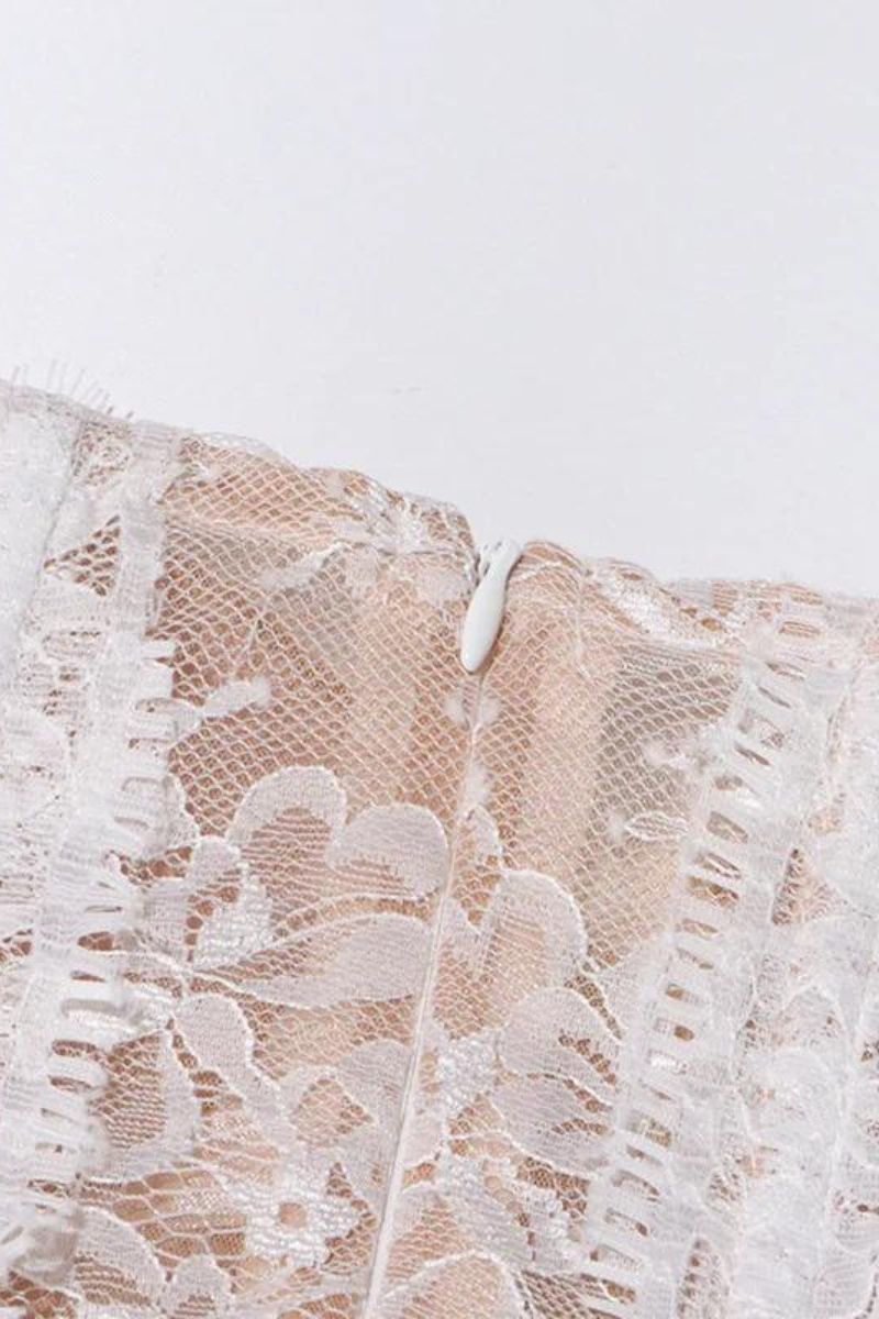 Minikleid EYECATCHER avec Bustier et Dentelle