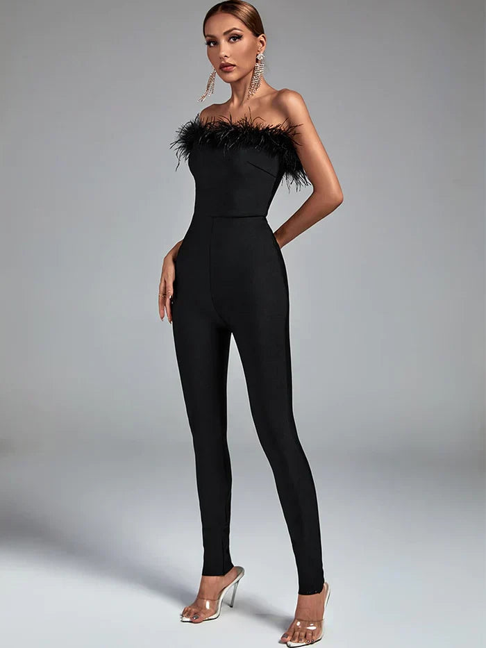 Jumpsuit Feder avec Design Bandage et Accents en Plumes