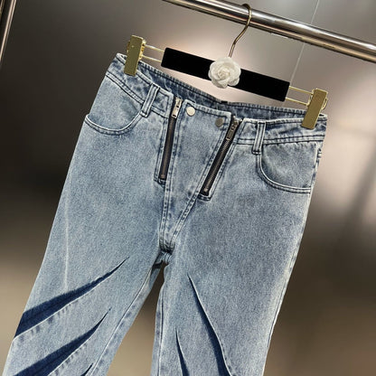 Schlagjeans mit Abnähern und Doppelreißverschluss