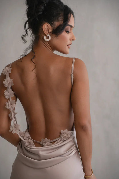Robe Satin Bronzée avec Détails Floraux