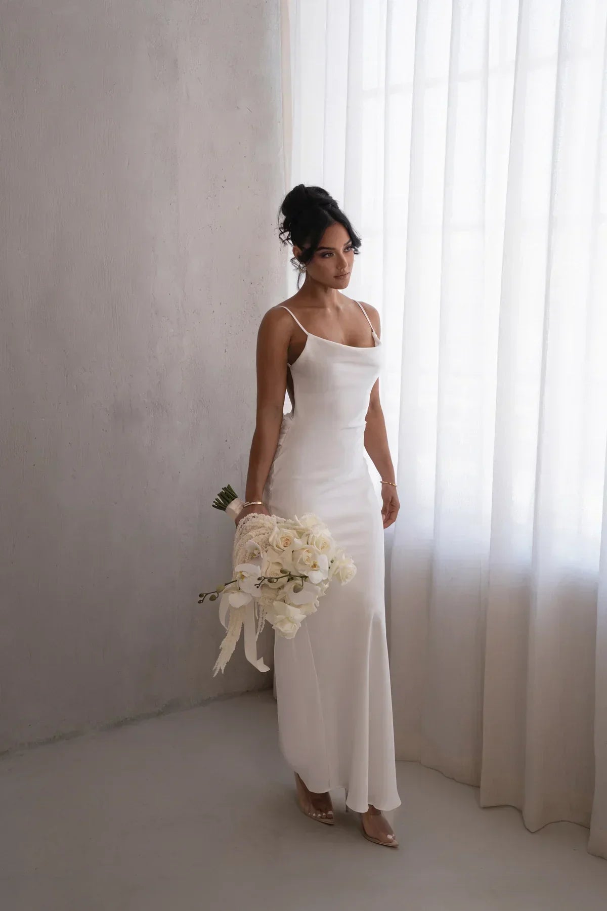 Robe en Satin Bronzé avec Détails Floraux