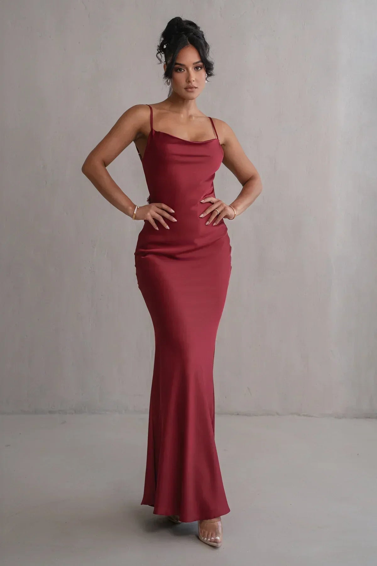 Robe en Satin Bronzé avec Détails Floraux