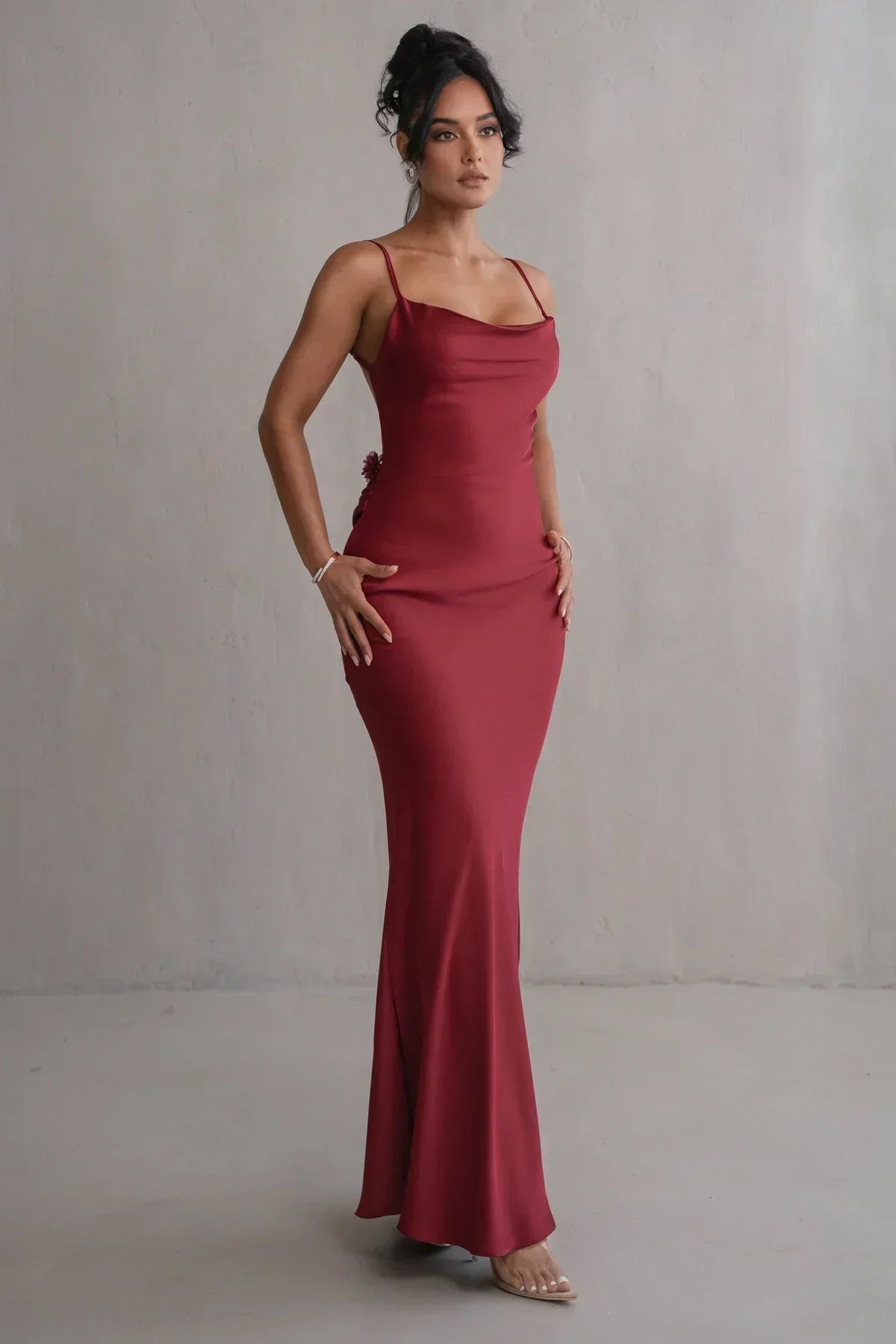 Robe en Satin Bronzé avec Détails Floraux