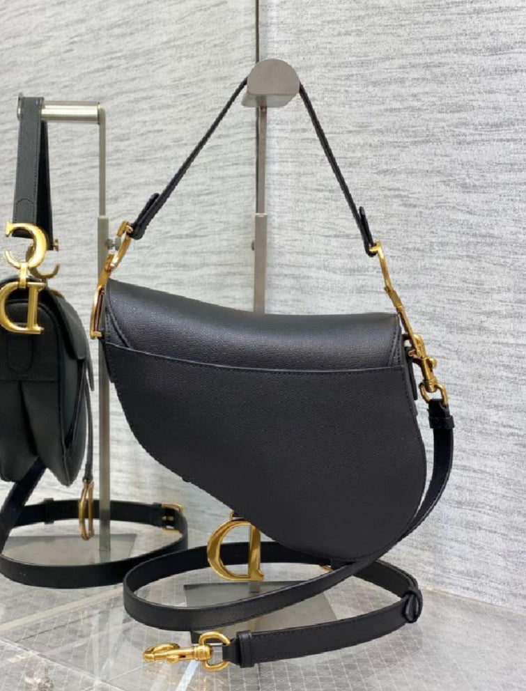 Sac Divina Sattel en Cuir de Veau Grainé avec Sangle Ajustable
