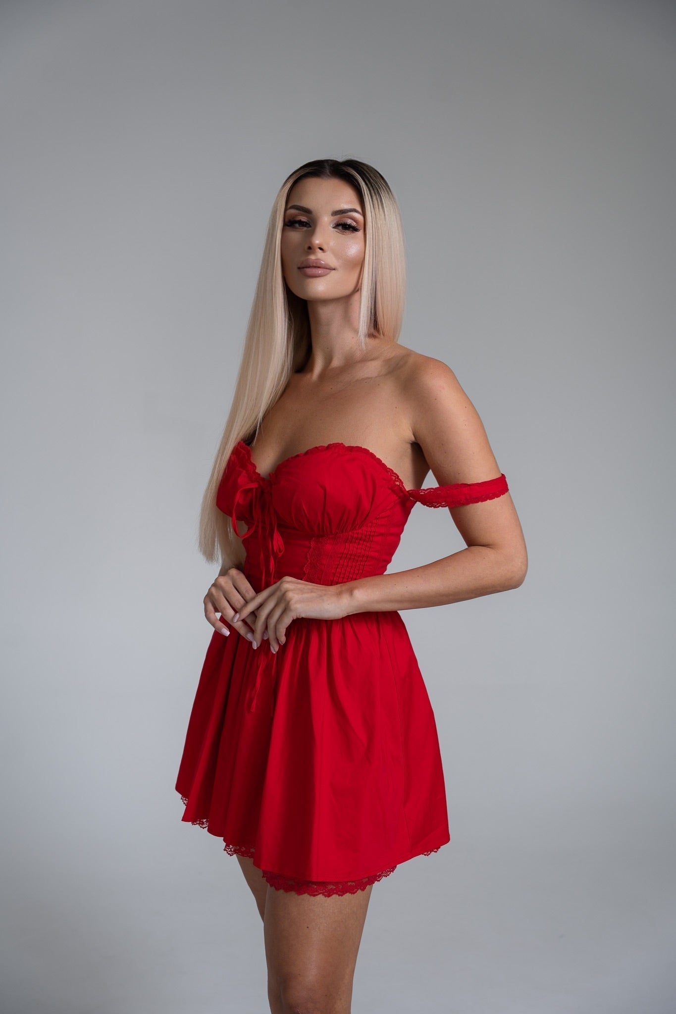 Korsett-Spitzenkleid Aylin pour un Look Élégant