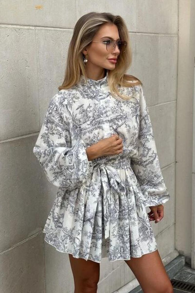 Robe DIORA avec motif doux en tissu luxueux